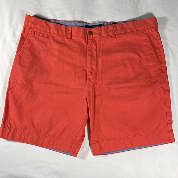 Tommy Hilfiger mens salmon pink basic flat front 8" chino shorts - size 42 - Picture 2 of 11